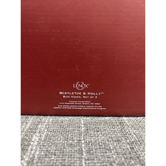 Lenox Mistletoe and Holly Bud Vases Set of 3 New in Open Box Christmas Holiday - Picture 3 of 4